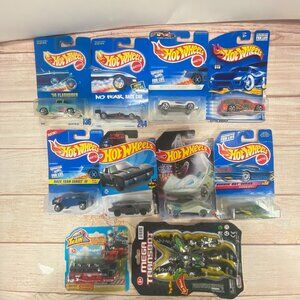 Hot Wheels Bundle + Extras Lot of 10